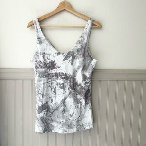Chic Avani Large Gray White Marble Workout Tank Top Built-In Bra Support